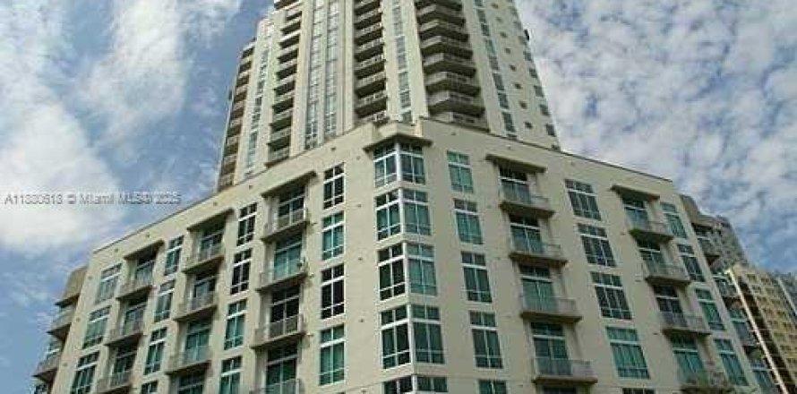 Кондоминиум с 1 спальней в Майами, Флорида № 1924548