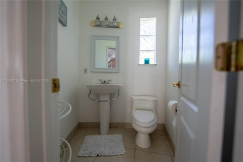 House in Fort Lauderdale, Florida 4 bedrooms, 286.51 sq.m. № 1946438 - photo 30