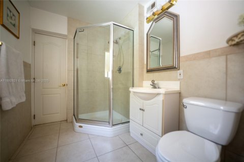 House in Fort Lauderdale, Florida 4 bedrooms, 286.51 sq.m. № 1946438 - photo 28