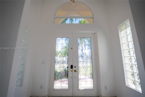 House in Fort Lauderdale, Florida 4 bedrooms, 286.51 sq.m. № 1946438 - photo 16