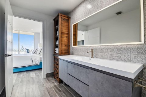Condo in West Palm Beach, Florida, 1 bedroom  № 2082037 - photo 22