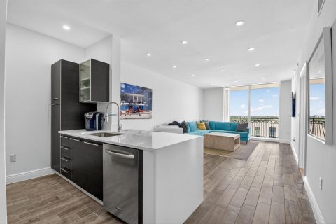 Condo in West Palm Beach, Florida, 1 bedroom  № 2082037 - photo 5