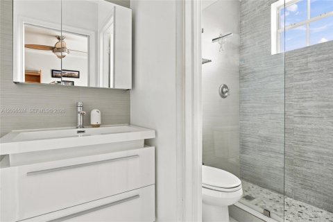 House in Weston, Florida 4 bedrooms, 248.23 sq.m. № 2392836 - photo 30