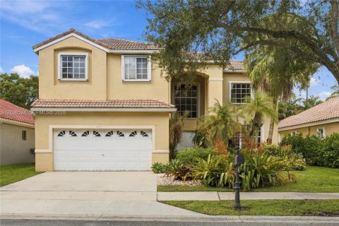 House in Weston, Florida 4 bedrooms, 248.23 sq.m. № 2392836