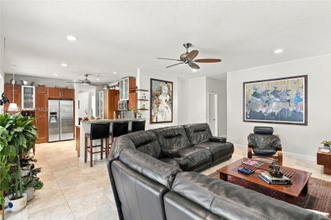 House in Weston, Florida 4 bedrooms, 248.23 sq.m. № 2392836 - photo 18