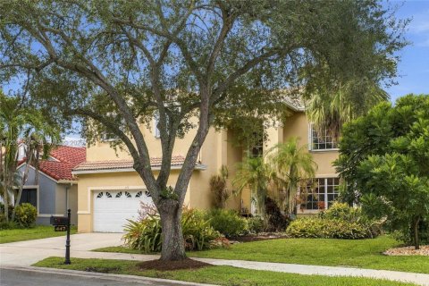 House in Weston, Florida 4 bedrooms, 248.23 sq.m. № 2392836 - photo 3