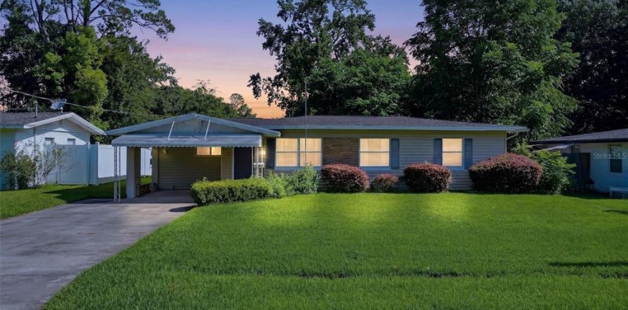 House in Jacksonville, Florida 3 bedrooms, 117.06 sq.m. № 2223441