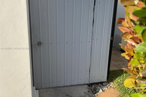 Immobilier commercial à louer à Miami, Floride: 1 chambre № 1976960 - photo 1