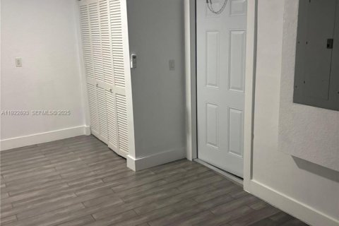 Immobilier commercial à louer à Miami, Floride: 1 chambre № 1976960 - photo 4