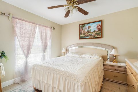 Villa ou maison à vendre à Clewiston, Floride: 4 chambres, 181.53 m2 № 2432473 - photo 24