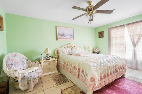 Villa ou maison à vendre à Clewiston, Floride: 4 chambres, 181.53 m2 № 2432473 - photo 13