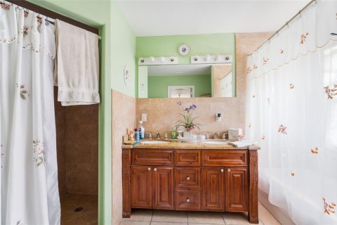 Villa ou maison à vendre à Clewiston, Floride: 4 chambres, 181.53 m2 № 2432473 - photo 15