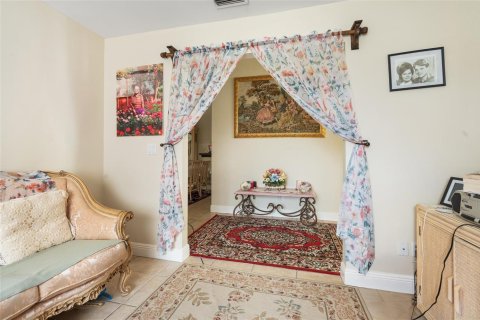 Villa ou maison à vendre à Clewiston, Floride: 4 chambres, 181.53 m2 № 2432473 - photo 11