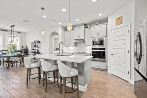 House in Winter Garden, Florida 4 bedrooms, 195.65 sq.m. № 1777357 - photo 8