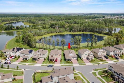 House in Winter Garden, Florida 4 bedrooms, 195.65 sq.m. № 1777357 - photo 5