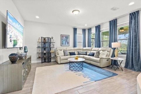 House in Winter Garden, Florida 4 bedrooms, 195.65 sq.m. № 1777357 - photo 12