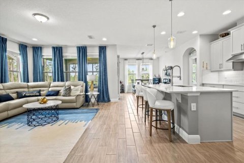House in Winter Garden, Florida 4 bedrooms, 195.65 sq.m. № 1777357 - photo 6