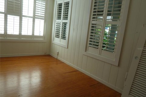 Villa ou maison à vendre à Tampa, Floride: 3 chambres, 200.67 m2 № 2208028 - photo 4