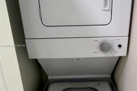 Снять в аренду квартиру в Майами, Флорида 2 спальни, 92.16м2, № 2031149 - фото 13