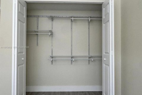 Снять в аренду квартиру в Майами, Флорида 2 спальни, 92.16м2, № 2031149 - фото 12