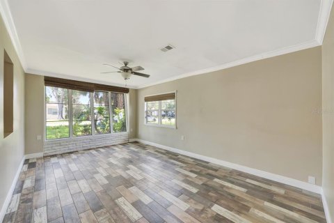 House in Tampa, Florida 3 bedrooms, 130.62 sq.m. № 1801601 - photo 9