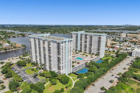 Купить кондоминиум в Холливуд, Флорида 2 спальни, 154.22м2, № 2049189 - фото 4