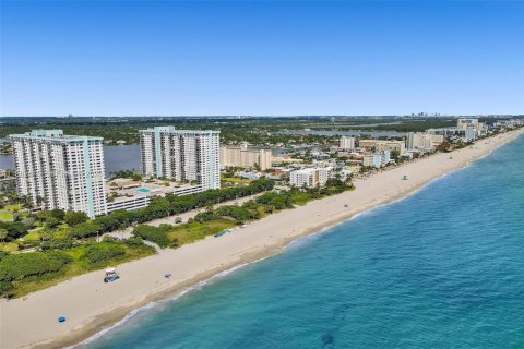 Купить кондоминиум в Холливуд, Флорида 2 спальни, 154.22м2, № 2049189 - фото 8