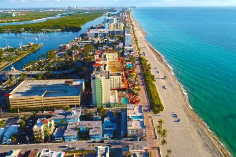 Купить кондоминиум в Холливуд, Флорида 2 спальни, 154.22м2, № 2049189 - фото 11