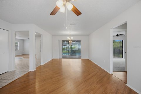 Casa en venta en Spring Hill, Florida, 3 dormitorios, 165.37 m2 № 2286913 - foto 6