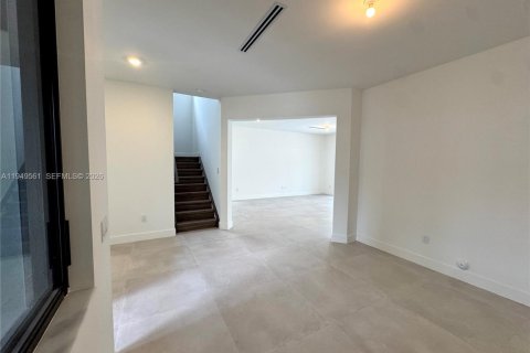 Снять в аренду виллу или дом в Майами, Флорида 5 спален, № 2005210 - фото 9