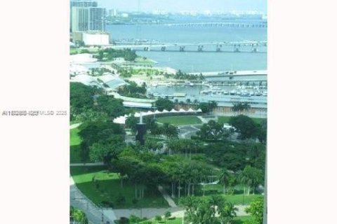 Снять в аренду кондоминиум в Майами, Флорида 2 спальни, 93.46м2, № 1991785 - фото 25