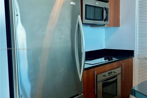Снять в аренду кондоминиум в Майами, Флорида 2 спальни, 93.46м2, № 1991785 - фото 7