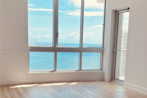 Снять в аренду кондоминиум в Майами, Флорида 2 спальни, 93.46м2, № 1991785 - фото 5