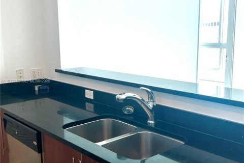 Снять в аренду кондоминиум в Майами, Флорида 2 спальни, 93.46м2, № 1991785 - фото 9