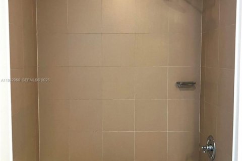 Снять в аренду кондоминиум в Майами, Флорида 2 спальни, 93.46м2, № 1991785 - фото 19