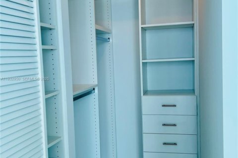 Снять в аренду кондоминиум в Майами, Флорида 2 спальни, 93.46м2, № 1991785 - фото 16