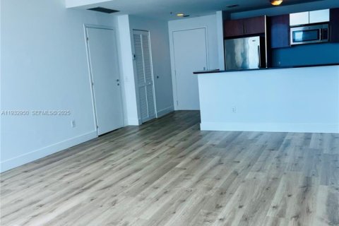 Снять в аренду кондоминиум в Майами, Флорида 2 спальни, 93.46м2, № 1991785 - фото 6