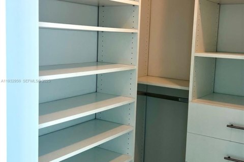 Снять в аренду кондоминиум в Майами, Флорида 2 спальни, 93.46м2, № 1991785 - фото 14