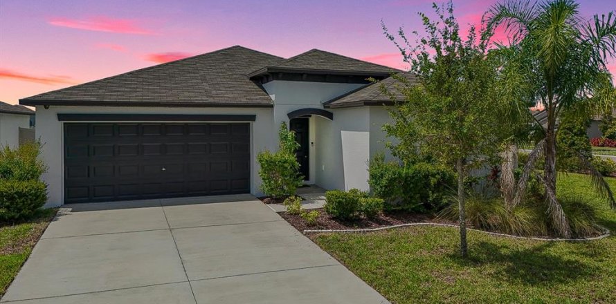 House in BELMONT in Ruskin, Florida 4 bedrooms, 179.77 sq.m. № 1829099