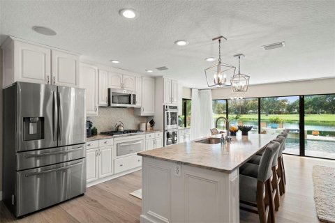 House in Clearwater, Florida 4 bedrooms, 332.31 sq.m. № 1849604 - photo 12
