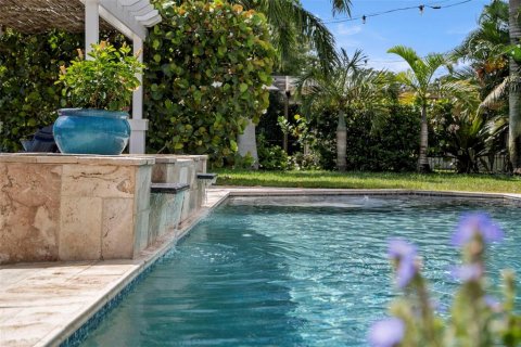House in Clearwater, Florida 4 bedrooms, 332.31 sq.m. № 1849604 - photo 25