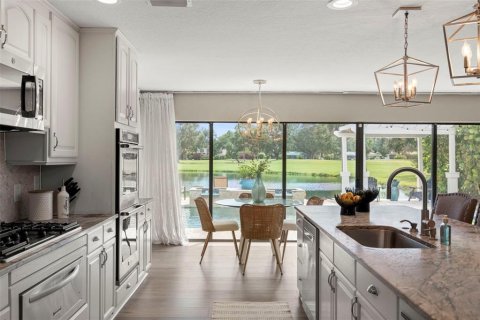 House in Clearwater, Florida 4 bedrooms, 332.31 sq.m. № 1849604 - photo 13
