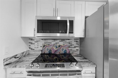 Condo in Tampa, Florida, 2 bedrooms  № 2379381 - photo 14