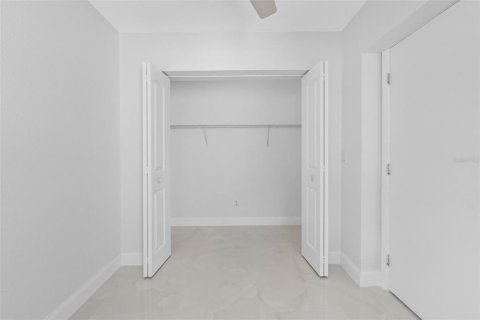 Condo in Tampa, Florida, 2 bedrooms  № 2379381 - photo 25