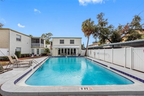 Condo in Tampa, Florida, 2 bedrooms  № 2379381 - photo 29