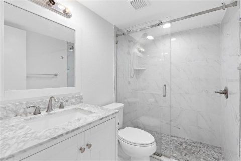 Condo in Tampa, Florida, 2 bedrooms  № 2379381 - photo 18