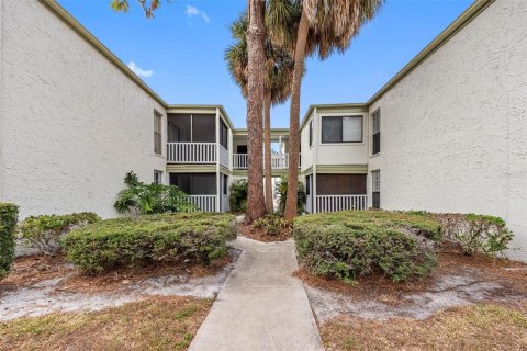 Condo in Tampa, Florida, 2 bedrooms  № 2379381 - photo 4