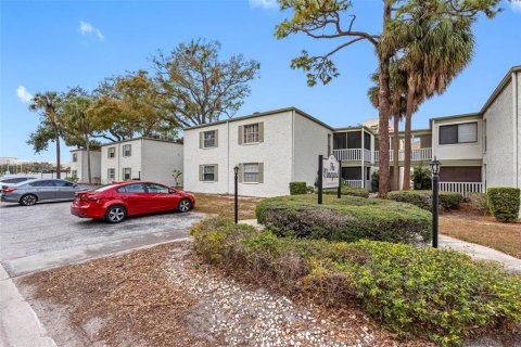 Condo in Tampa, Florida, 2 bedrooms  № 2379381 - photo 3