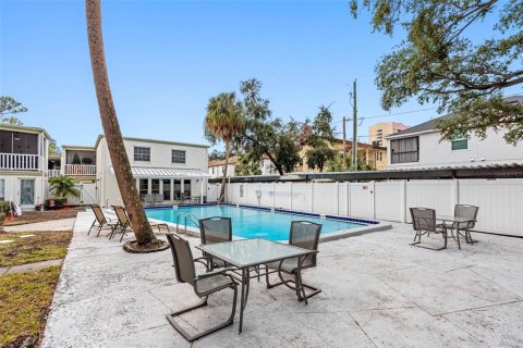 Condo in Tampa, Florida, 2 bedrooms  № 2379381 - photo 30
