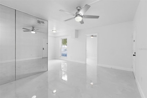 Condo in Tampa, Florida, 2 bedrooms  № 2379381 - photo 7